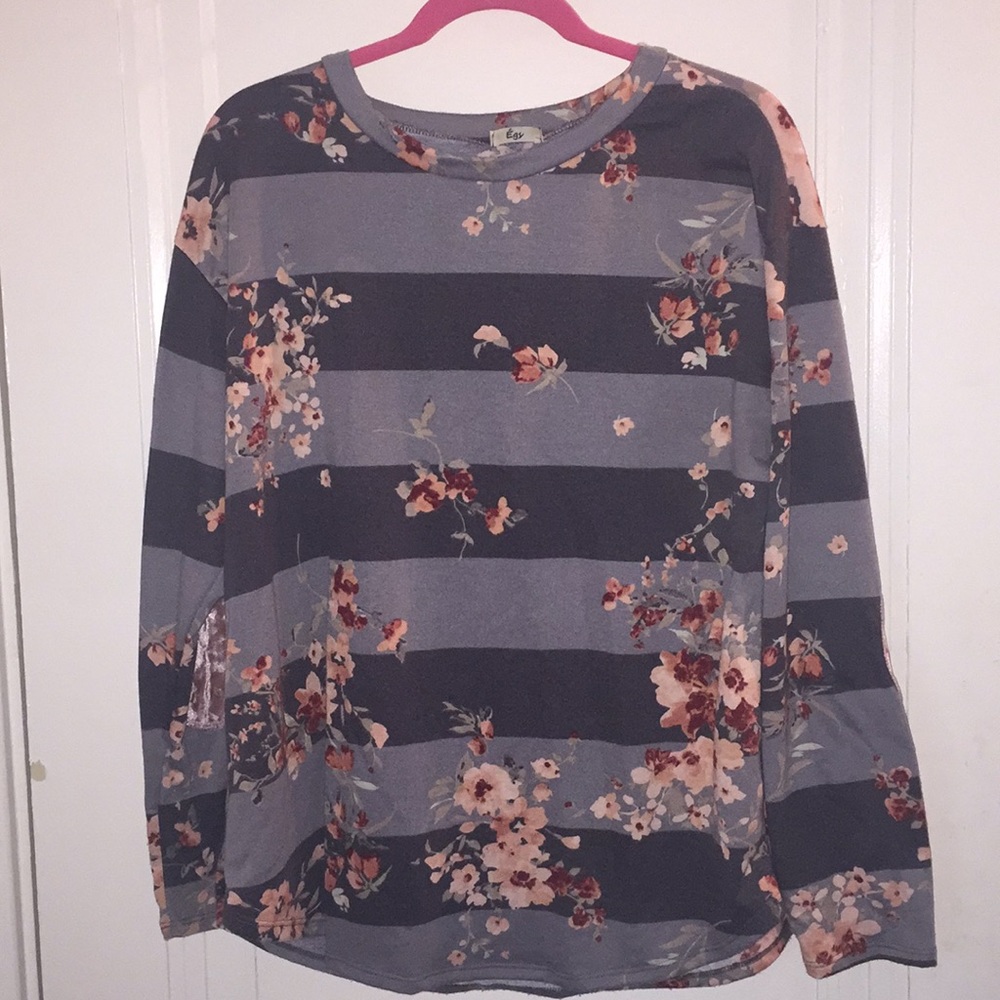 Floral XL long sleeve Egy shirt with grey stripes